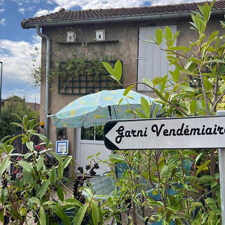 Appartamento Le Garni Vendémiaire Vesoul Esterno foto