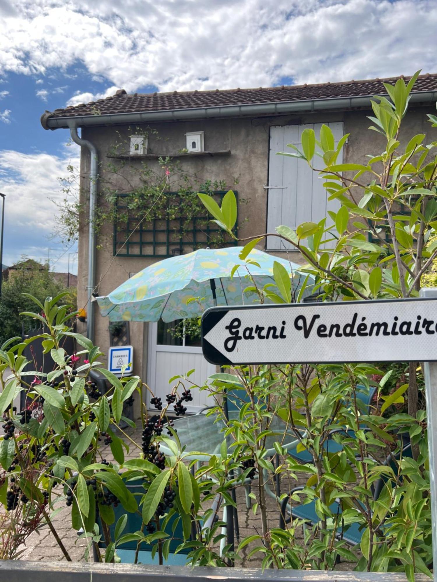 Appartamento Le Garni Vendémiaire Vesoul Esterno foto